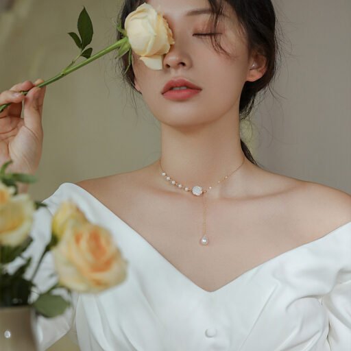 Cute White Rose Pearl Necklace