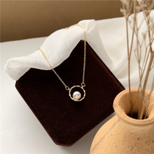 Pretty Pearl in a circle Necklace