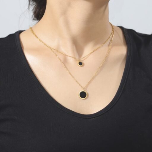 Double Layer Black Round Pendant Necklace